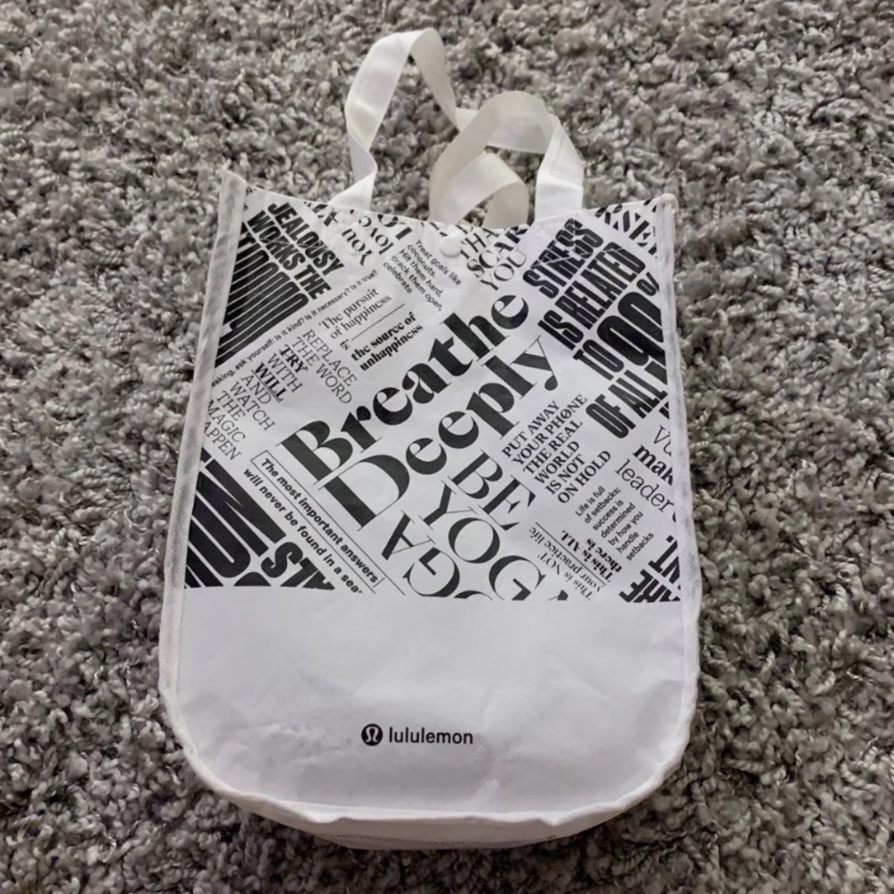 Lululemon bag